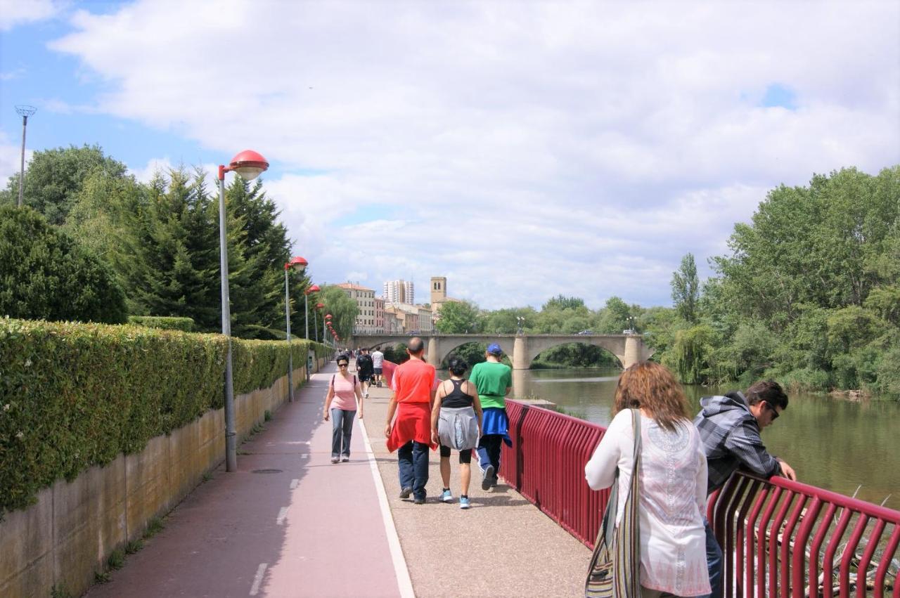 Logrocity Puerta Del Ebro Parking Privado Gratis Logroño Kültér fotó